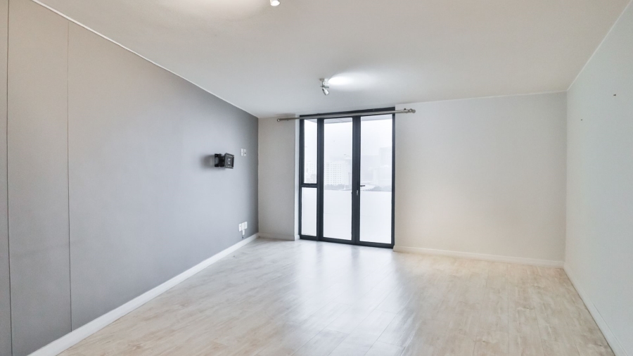 To Let 2 Bedroom Property for Rent in Green Point Western Cape